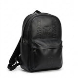Mochila negra texturizada con logo en relieve