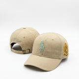 Gorra Beige con Bordado Ecuestre y Texto Frontal