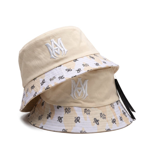 Gorro Bucket Hat Beige con Bordado Monograma y Estampado de Abejas