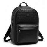 Mochila negra texturizada con bolsillo frontal en relieve